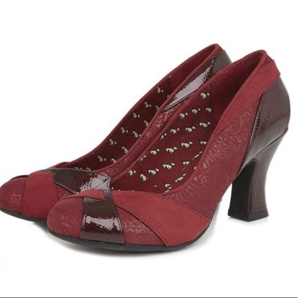 Beautiful retro glam red heels with unique design.